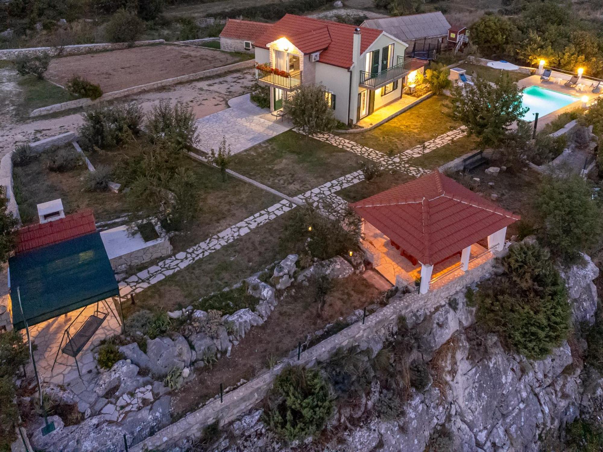 Vila Luce Omis