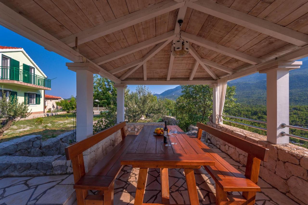 Luce Villa Omis