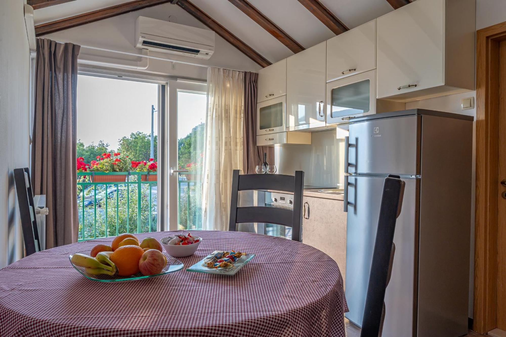 Luce Villa Omis